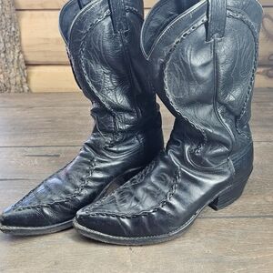 Dan post mens 9.5 D cowboy boots  black embroidered cowboy boots
